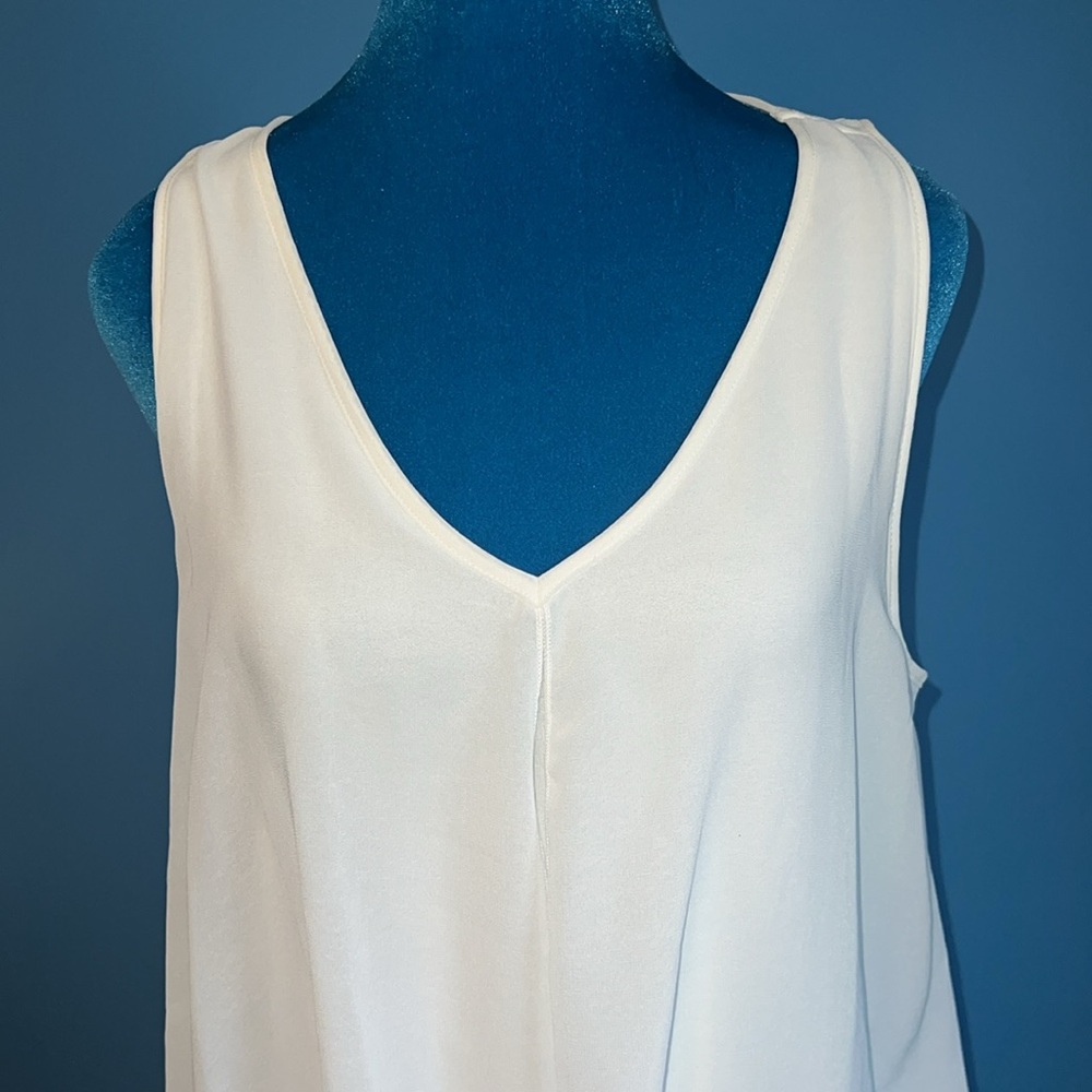 Sleeveless White Blouse - Picture 2 of 8